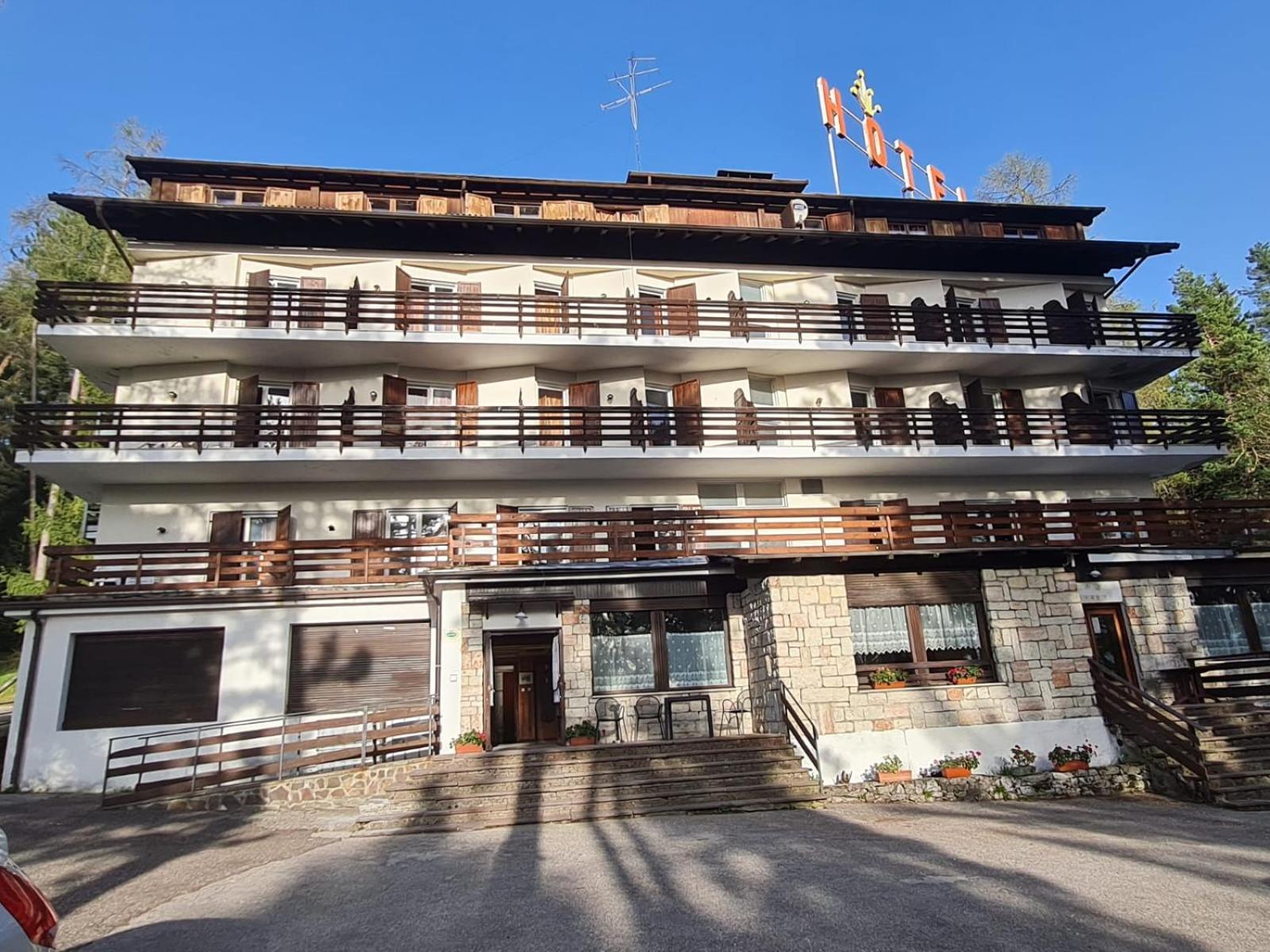 Hostel Il Pirata Cavareno Extérieur photo